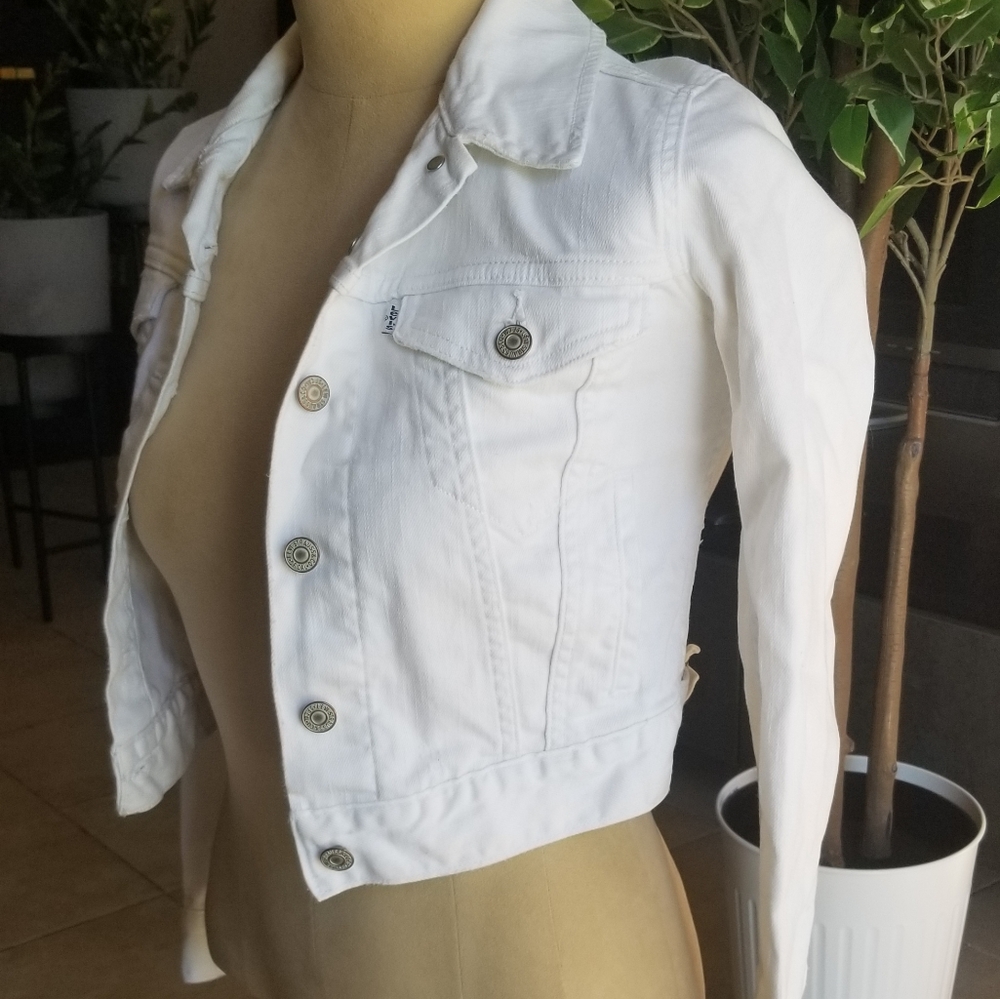 Levi's crop jean jacket